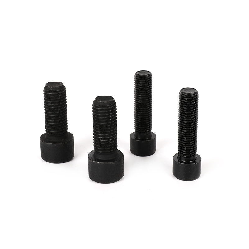 Stupeň 8.8 Black Oxide Full-Tread Hexagon Socket Bolts